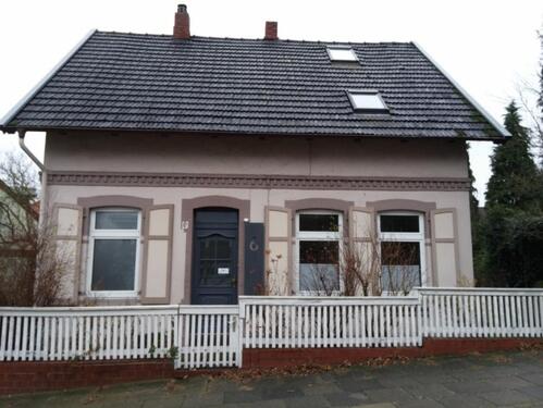 Foto - Top-Lage Zentral mit Altbestand EFH mit ELW