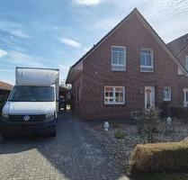 Moderne Doppelhaushälfte in zentraler Lage von Ostgroßefehn