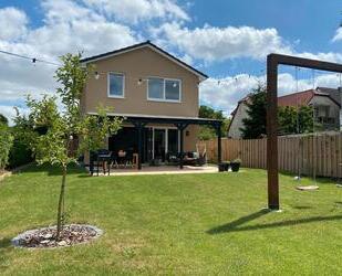 Neubau:freistehendes Einfamilienhaus mit großen angelegten Garten - Neubrandenburg