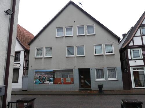 Foto - Haus in Lügde Stadtmitte von 1969 mit 5 Wohnungen zu verkaufen