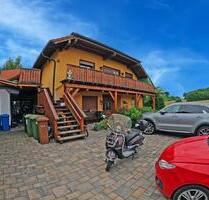 Hochwertige Landhaus-Villa mit 2 Mietwohnungen - Asbach