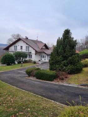 Foto - Einfamilienhaus mit Einliegerwohnung in ruhiger Waldrandlage