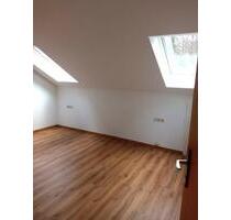 Schöne 4,5 Zi-Maisonette m. Balkon im 2-Fam.-Haus in Singen-Nord - Singen (Hohentwiel)