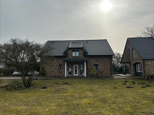 Foto - 9 Zimmer Einfamilienhaus zum Kaufen in Sankt Michaelisdonn