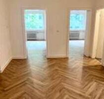 Schöne 3-Zimmer Wohnung -mit XXL Balkon& Fischgrätparket - Düsseldorf Stadtmitte