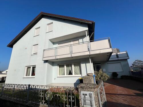 Foto - Gemütliche 3 Zimmer-Etagenwohnung mit Einbauküche und Balkon, Wohnfl. ca. 107m², beziehbar ab 01.03.2026