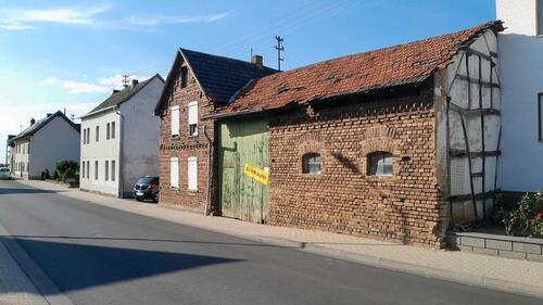 Foto - Alter Bauernhof mit großem Grundstück