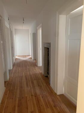 Foto - Großzügige 4-Zimmer-Altbauwohnung, Balkon, Dachterrasse, Garten