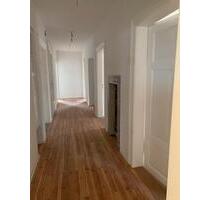 Großzügige 4-Zimmer-Altbauwohnung, Balkon, Dachterrasse, Garten - Regensburg Brandlberg Großzügige 4-Zimmer-Altbauwohnung, Balkon, Dachterrasse, Garten - Regensburg Brandlberg