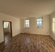 Renovierte helle 2-Raumwohnung mit Einbauküche, Grillplatz und Stellplatz - Döbeln