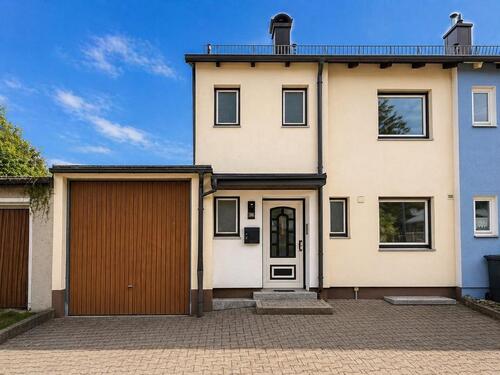 Foto - Familienfreundliches Haus in ruhiger Lage + Garage