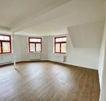 Lichtdurchflutete 4-Raumwohnung mit Balkon und Stellplatz - Grimma