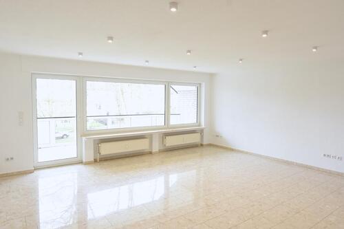 Foto - Großzügige 3-Zi.-Whg in ruhiger, zentr. L. am Wellengarten, EBK