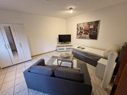 Foto - Möblierte 1 Zimmer, Küche, Bad Souterrainwohnung