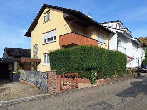 Foto - Charmantes Einfamilienhaus mit Nebengebäude und Garten