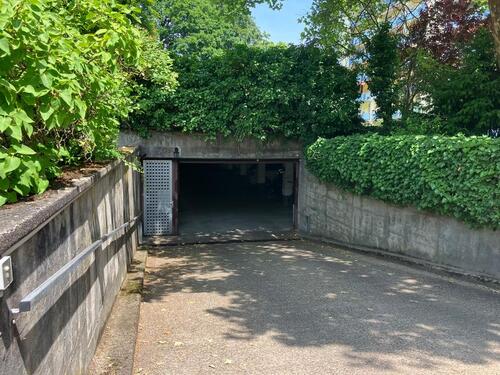 Foto - Tiefgaragenplatz direkt am Dutzendteich