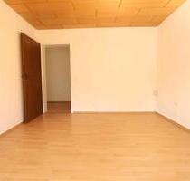 4,5 Zimmer Wohnung mit Garten - 880,00 EUR Kaltmiete, ca.  94,35 m² in Neustadt an der Aisch (PLZ: 91413)