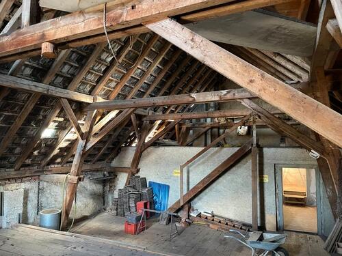 Foto - Dachgeschosswohnung 192 qm - 99.000,00&nbsp;EUR Kaufpreis, ca.&nbsp; 192,00&nbsp;m&sup2;
