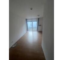 Nachmieter Studentenwohnung - 525,00 EUR Kaltmiete, ca. 26,00 m² in Regensburg (PLZ: 93055) Brandlberg Nachmieter Studentenwohnung - 525,00 EUR Kaltmiete, ca. 26,00 m² in Regensburg (PLZ: 93055) Brandlberg