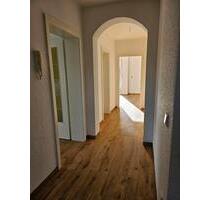 Freundliche Wohnung. Zentral gelegen. Erste Etage. Zwei Balkone. - Heiden