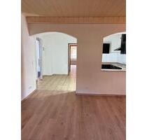 Schöne 3 Zimmer KB Wohnung 80 qm + Garagenstellplatz in Fell - Trier