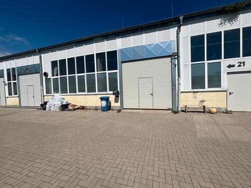 Foto - Halle mit Rolltor in BinzProra kurzfristig frei!
