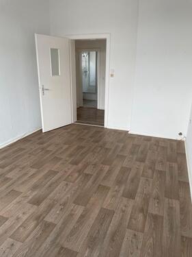 Foto - Grosse Wohnung, 4 Zimmer, Küche, Bad, 3. Etage