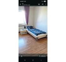 Ruhiges WG-ZIMMER - 400,00&nbsp;EUR Kaltmiete, ca.&nbsp; 18,00&nbsp;m&sup2; in Bad Wünnenberg (PLZ: 33181)