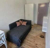 kleines Zimmer in 3er WG - 375,00 EUR Kaltmiete, ca. 8,00 m² in Berlin (PLZ: 13597) Spandau kleines Zimmer in 3er WG - 375,00 EUR Kaltmiete, ca. 8,00 m² in Berlin (PLZ: 13597) Spandau