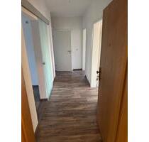 3-Raum WE Hochpaterre , ruhige Lage, Nähe Hohenstein-Ernstthal