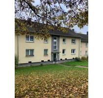 Ab sofort: Frisch renovierte 3,5-Raum-Wohnung mit eigener Terrasse - Essen Stadtbezirk VIII