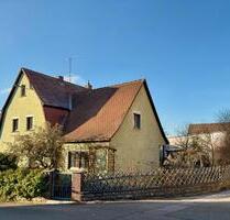 EFH mit schönem Grundstück , Scheunen und viel Potential in Spalt