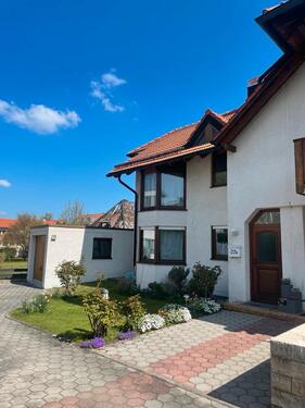 Foto - Gepflegte DHH in zentraler Lage m. Garten, Terrasse, Balkon