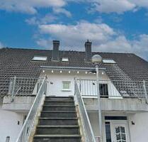 Ihr neues Zuhause: Wohnen über zwei Ebenen in ländlicher Wohnlage - Meschede