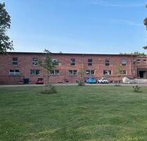 Lager Halle mit Büros, WCs, Parkplätze usw. nahe Magdeburg - Egeln