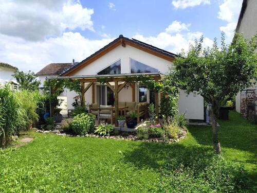 Foto - Neuwertiger lichtdurchfluteter Bungalow mit modernster Technik