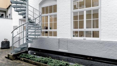 Foto - Arbeitsplatz in hellem Industriebau-Loft für Kreative - All-in-Miete