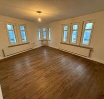 Moderne 4-Zimmer-Wohnung mit Balkon in saniertem Mehrfamilienhaus - Celle Altenhagen