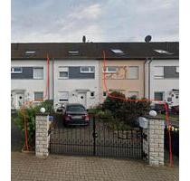 Reihenhaus zur Miete - 2.000,00&nbsp;EUR Kaltmiete, ca.&nbsp; 123,00&nbsp;m&sup2; in Köln (PLZ: 50997) Rodenkirchen