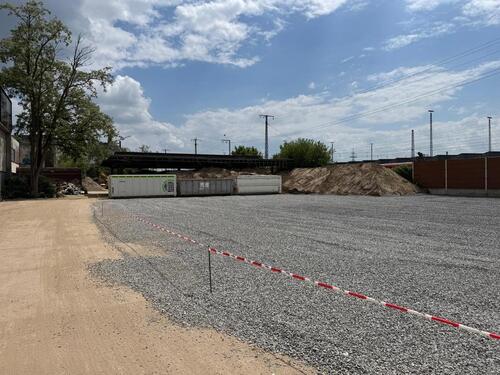 Foto - 2000m² Geschotterte Außenfläche zu Vermieten