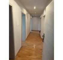 4 Zimmer Wohnung inkl. Balkon - 850,00&nbsp;EUR Kaltmiete, ca.&nbsp; 115,00&nbsp;m&sup2; in Naumburg (PLZ: 34311)