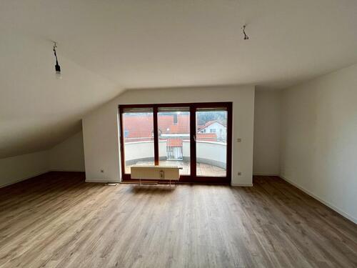 Foto - Sanierte Dachgeschosswohnung mit Balkon in Gschwend