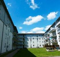 Großzügige,helle 2- Raum Wohnung mit Balkon und Außenjalousien - Zittau