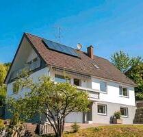 Modernisiertes EFH mit Einliegerwohnung und großem Grundstück - Albstadt Gemarkung Burgfelden
