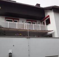 Helle 3 Zimmer-Wohnung mit Balkon und Dachterrasse in Gr.-Linden.