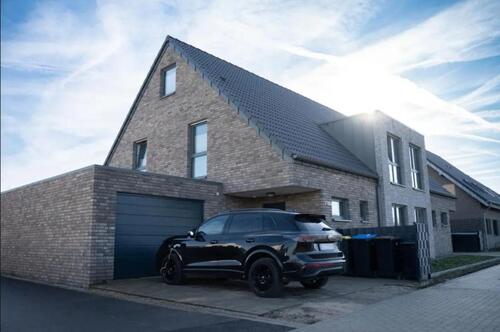 Foto - Gehobene Doppelhaushälfte mit 5 Zimmern in ruhiger Lage