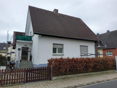 Foto - Einfamilienhaus mit Keller und Garage