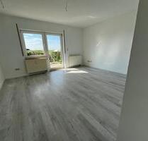 2-Raum Wohnung + Keller, Terrasse m. Gartenanteil, PKW-Stellplatz - Apolda