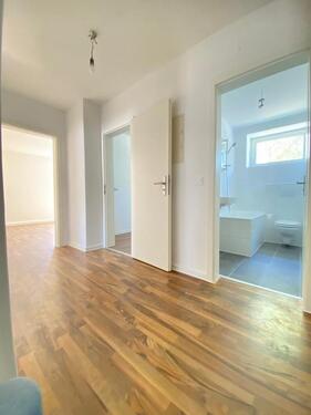 Foto - *** ERSTBEZUG NACH SANIERUNG *** Sehr helle kleine 3-Zimmer-Wohnung *** ruhige Lage ***