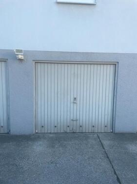 Foto - Garage Lager geschlossen mit Strom und Licht näheFrankfurter Ring